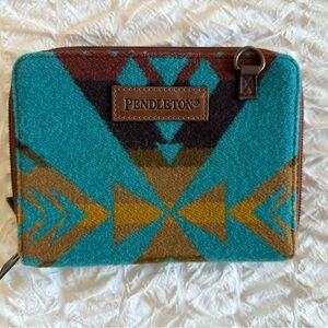 New Pendleton CROSSBODY ORGANIZER